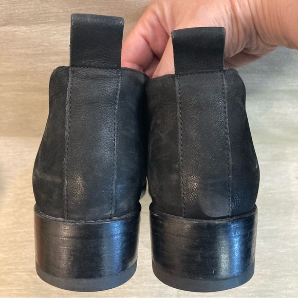 EILEEN FISHER  Sz 9 Tumbled Nubuck Flat Stacked Heel Round Toe Chelsea Booties - Picture 5 of 10